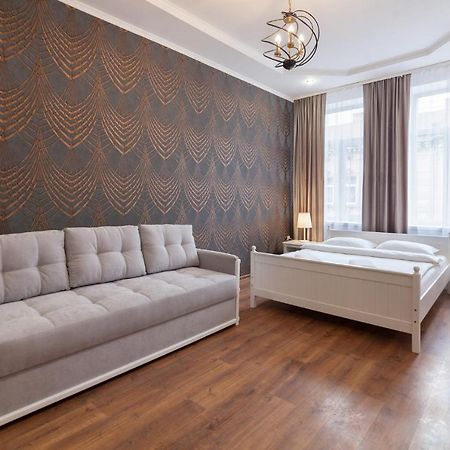 Leogrand Apartments Panteleimona Kulisha 27 Lviv Exterior photo